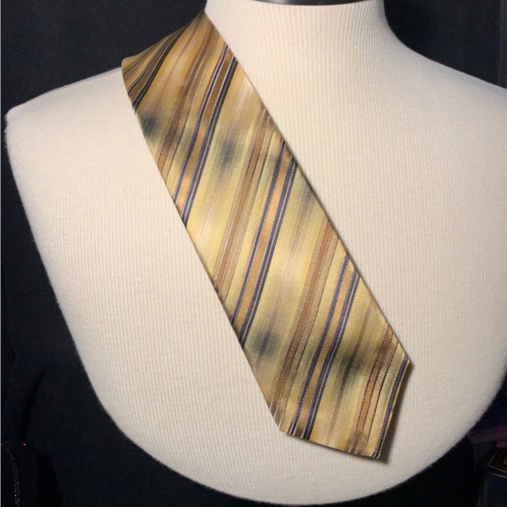 Vintage Croft & Barrow yellow 100% silk tie